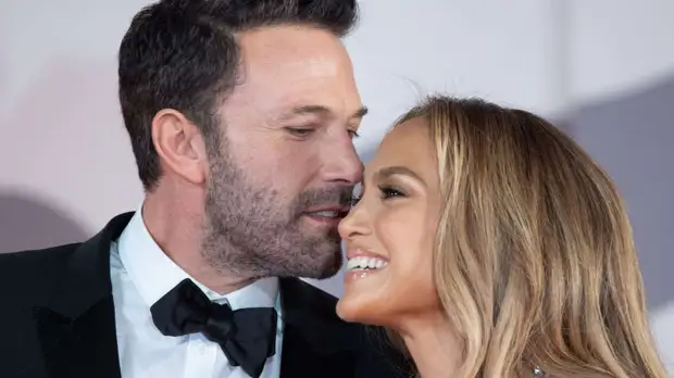 Дженнифер Лопес обвинила сплетников в расставании с Беном Аффлеком 20 лет назад