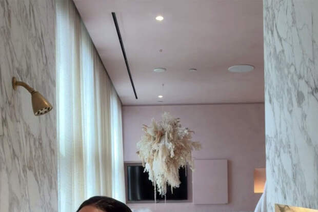 Модель Крисси Тейген показала себя без одежды