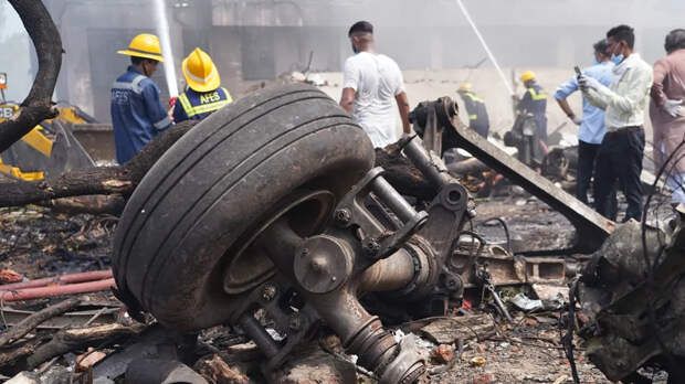 Индийская полиция сообщила о 316 погибших при крушении лайнера Air India