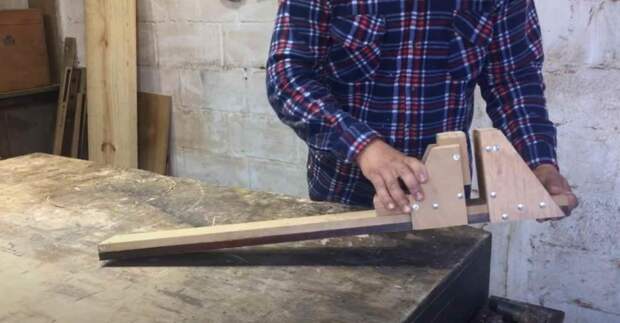 Как округлить деревянный брусок без токарного станка