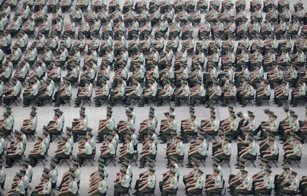 Более тысячи служащих военной полиции участвуют в учениях в Нанкине, провинция Цзянсу. китай, люди, население