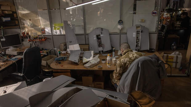 Медведев назвал места производства украинских БПЛА законными целями ВС России