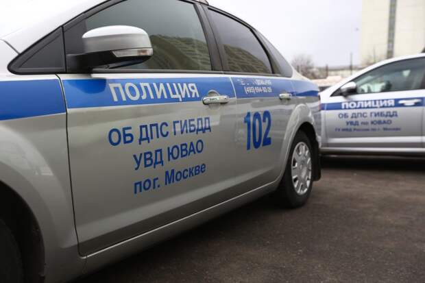 Четыре человека пострадали после наезда ВАЗа на Волгоградском проспекте