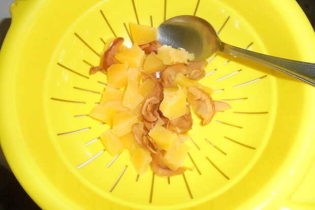 Пшенная каша с тыквой и сушеными яблоками: фото шаг 3