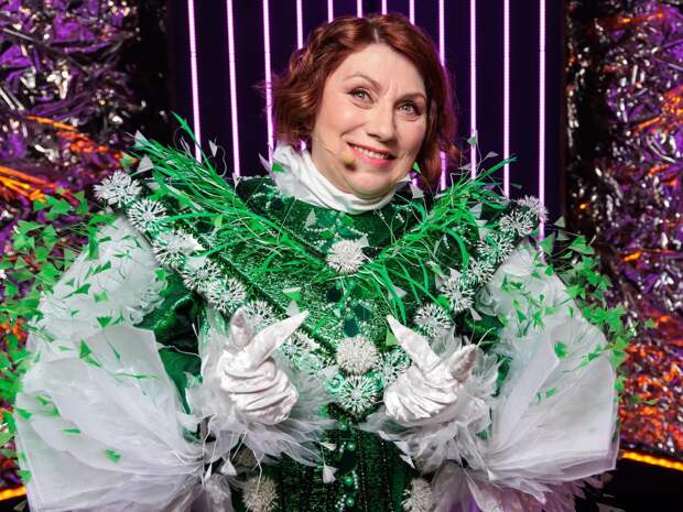 Сябитову-Одуванчик выгнали первой, пока она пыталась запутать всех в шоу «Маска»