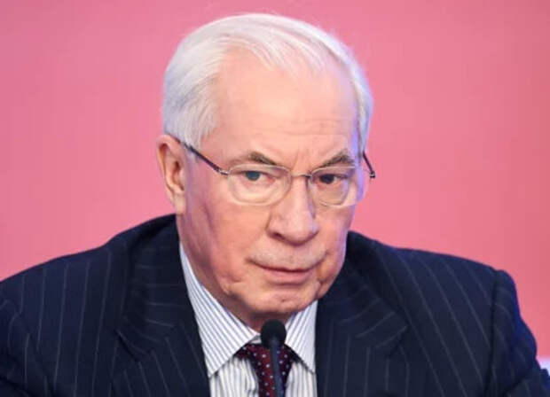 «Он просто гном»: Азаров сравнил Зеленского с Залужным