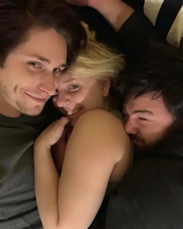 Замужняя американка рассказала о жизни с тремя партнерами