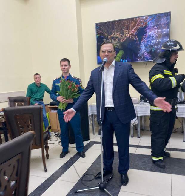 Поздравление с 8 марта. Фото: МЧС Поздравление с 8 марта. Фото: МЧС