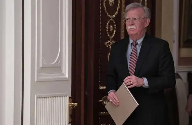 Болтон указал на «опасную ошибку» Байдена в отношении России