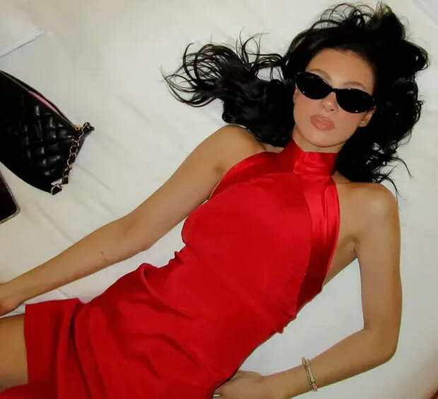 Никола Пельтц