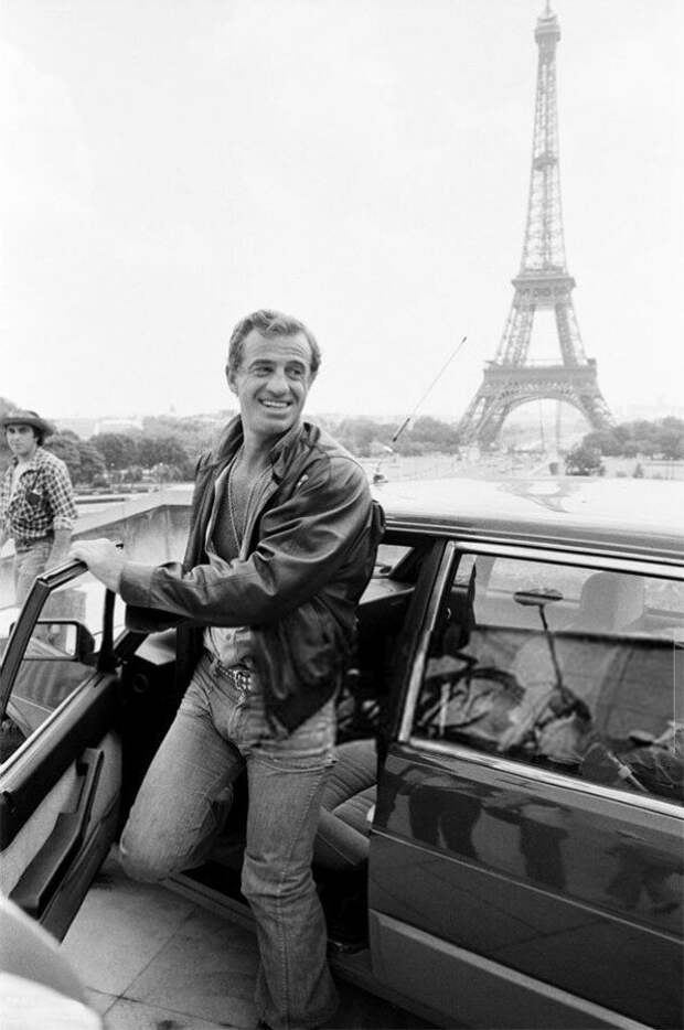 Жан-Поль Бельмондо на съемочной площадке фильма "Профессионал" 9 июля 1981 года актеры, кино, роли, съемки