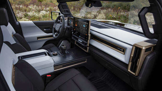 GMC Hummer EV показал себя как 1000-сильный, 350-мильный, быстро заряжающийся ЗВЕРЬ!