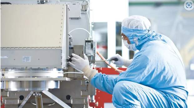 ASML.jpg ASML.jpg