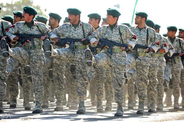 Военный парад в Иране (40 фото) Военный парад в Иране (40 фото)