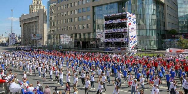Около 500 тыс человек приняли участие в праздновании Дня флага в Москве. Фото: mos.ru