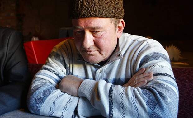 Ильми Умеров во время интервью с Ассошиэйтед Пресс в Симферополе