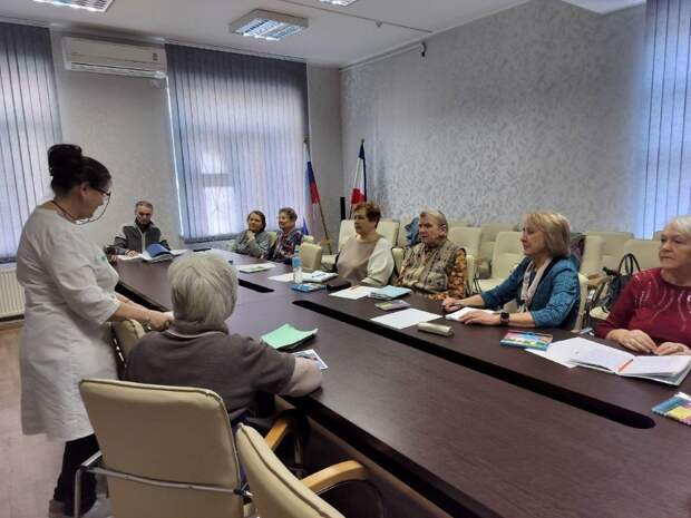 Алуштинским пенсионерам рассказали о профилактике рака