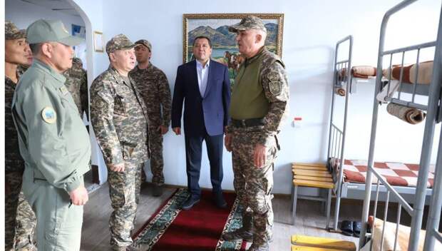 Актау посетил министр обороны РК