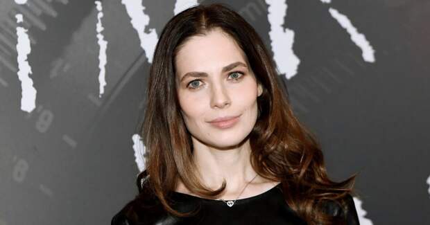 Юлия Снигирь рассказала, что живет без света и в доме с пробитой крышей