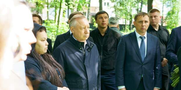 Церемонию прощания посетил и губернатор  Санкт-Петербурга Александр Беглов. Фото: gazeta.ru