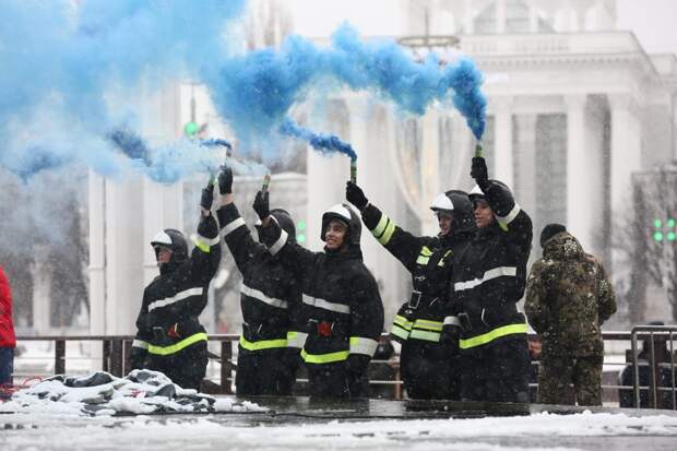 Флешмоб столичных огнеборцев «Растопим лед вместе» приобретает статус Всероссийского. Фото: Пресс-служба МЧС по ВАО