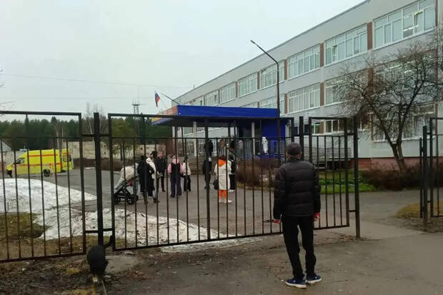 В Пермском крае вооруженный ножом ученик 9-го класса напал на учителя