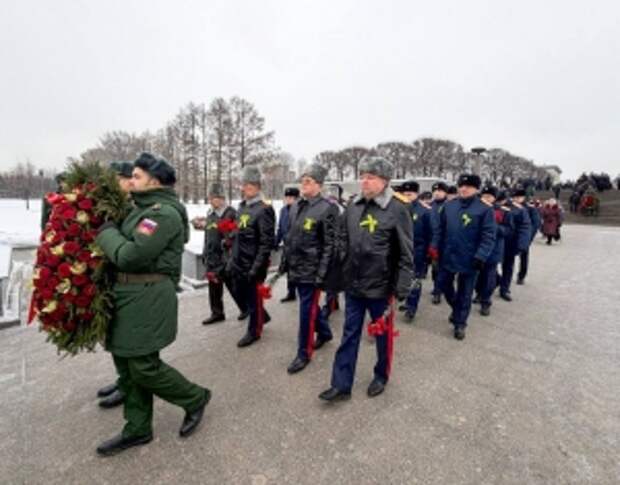 В годовщину снятия блокады сотрудники СК России почтили подвиг Ленинграда