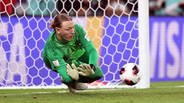 Французский журналист — о возвращении Сафонова: «Нельзя назвать выдающимся, но он сыграл надежно»