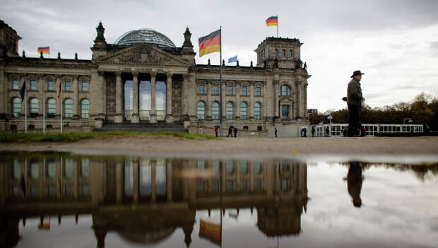 Здание Рейхстаг в котором находится парламент Бундестаг Германии.
