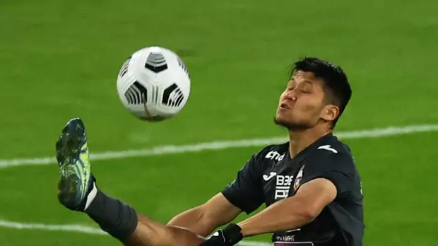 ЦСКА обратился в КДК РФС с просьбой отменить красную карточку Ахметову