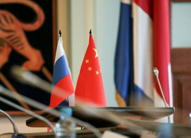 Китай рассказал, на чью сторону встанет в войне России и США