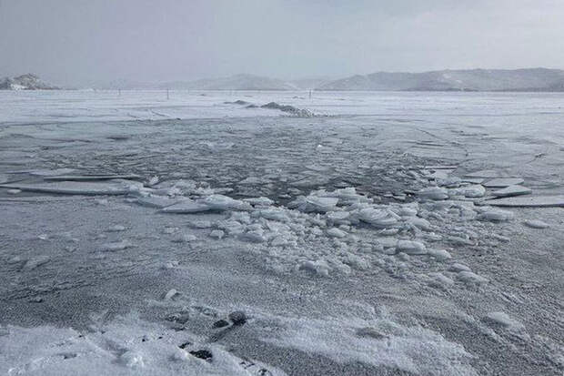 Кобзев: среди туристов из КНР, провалившихся под лед Байкала, был ребенок