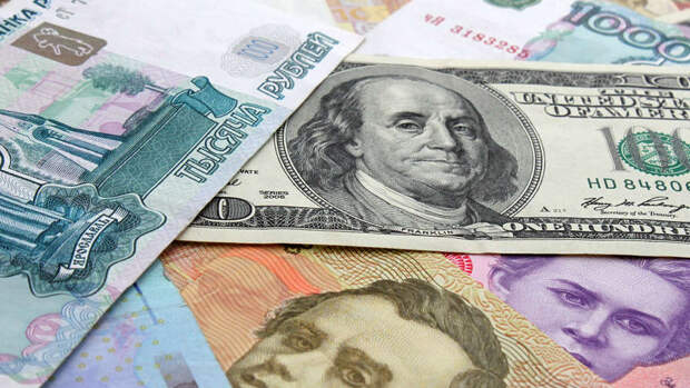 Экономист Кузнецов рассказал о выгоде стран при занижении курса своих валют