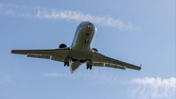 Израиль частично открыл воздушное пространство на вылет из страны