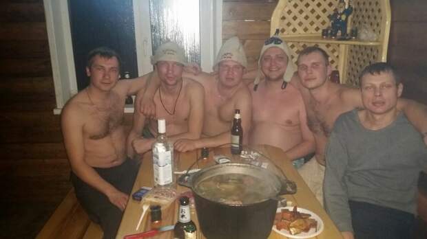 Мужская компания. Фото из открытого источника