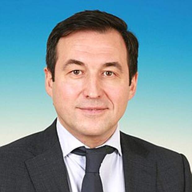 Гусев заявил о необходимости четких стандартов для машин, используемых в такси