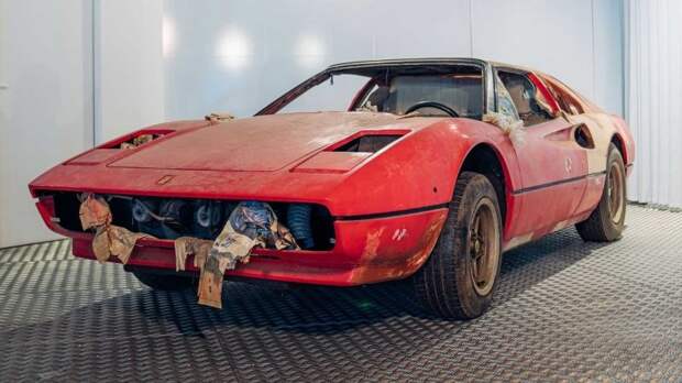 Ferrari 308 GTSi 1982 года — действительно особенная находка в сарае