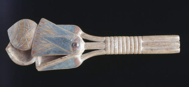 Косметическая ложка. Около 1350 г. до н.э. Новое Царство. 18 династия.