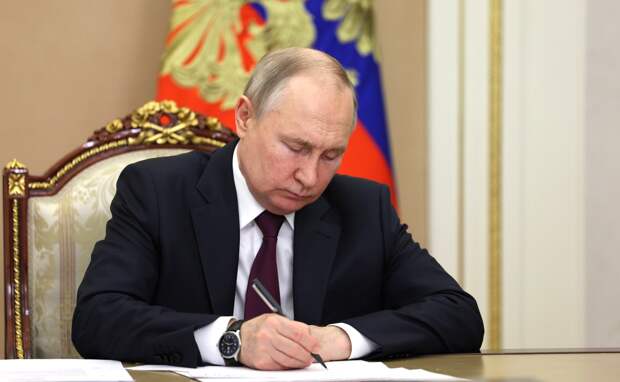 Путин подписал указ, разрешающий использовать имущество США для компенсации