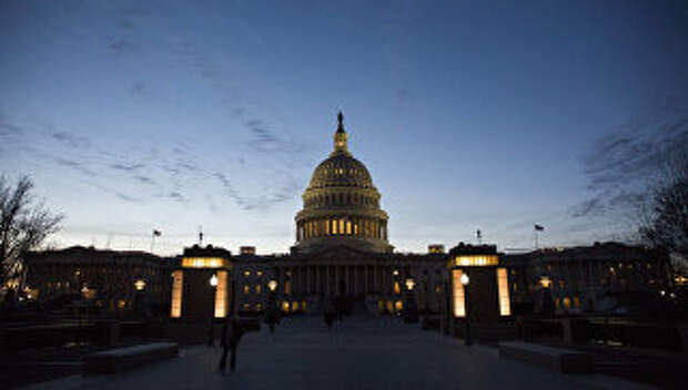 Здание Конгресса США на Капитолийском холме в Вашингтоне. Архивное фото