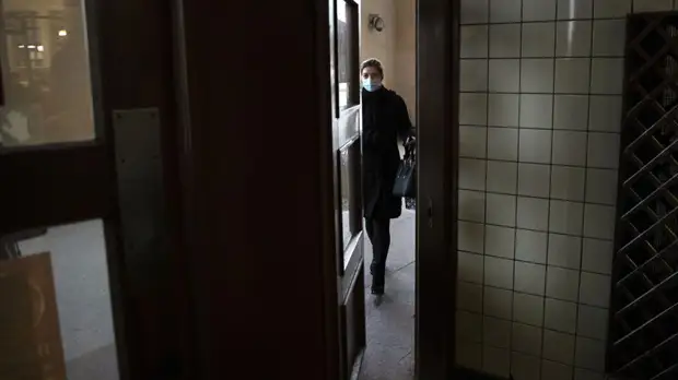 Беглов сообщил, что ситуация с коронавирусом в Петербурге остаётся напряжённой