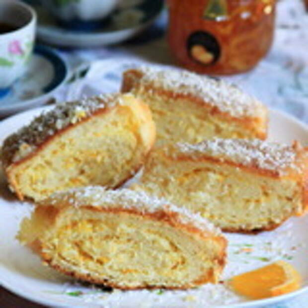 Кокосово-апельсиновый сдобный рулет