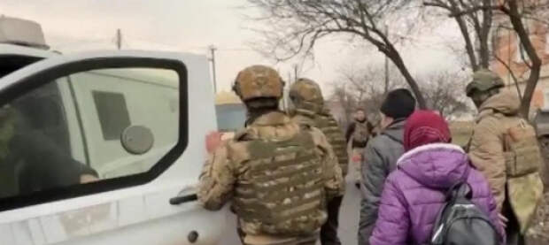 Режим Зеленского всё ещё удерживает в заложниках 12 мирных жителей Курской области, требуя обменять их на военных преступников