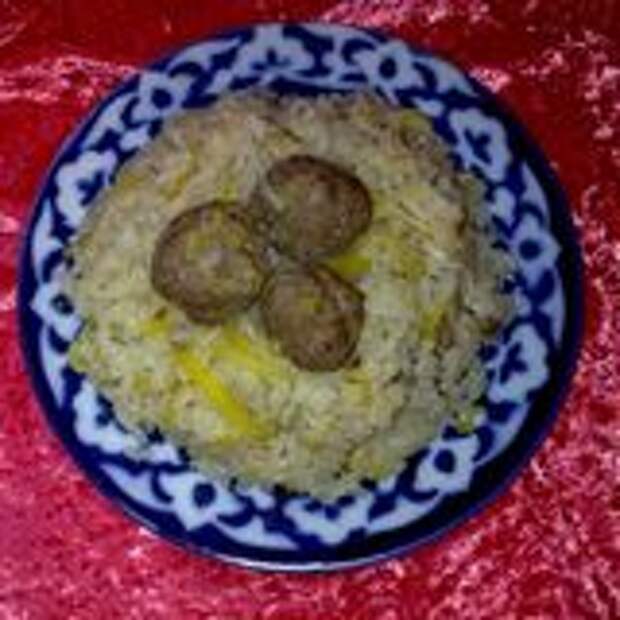 Плов с мясными фрикадельками