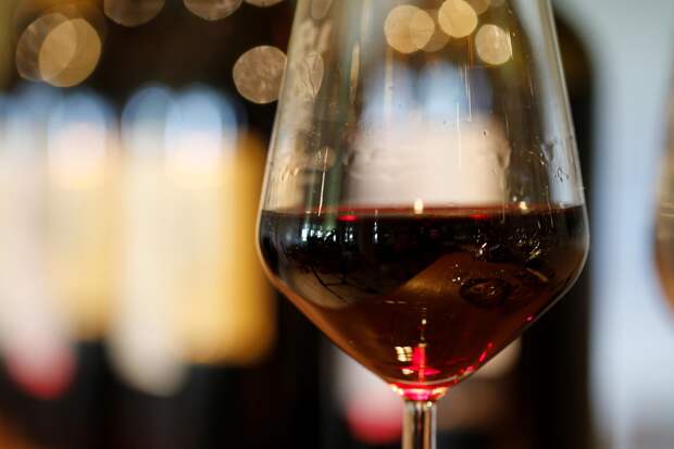 Кардиолог поставил точку в споре о пользе красного вина для сердца