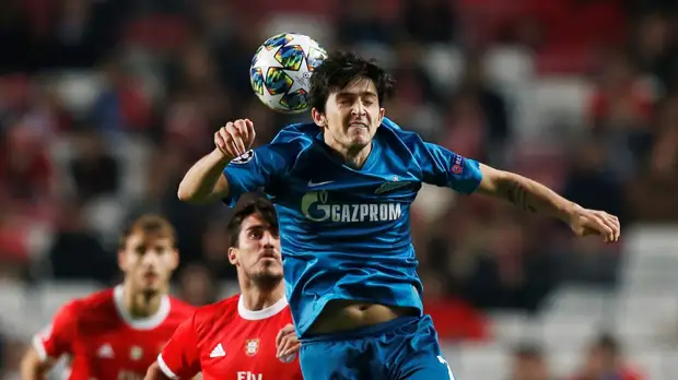 СМИ: «Наполи» не начнёт переговоры о трансфере Азмуна, пока не решит ситуацию с Мертенсом