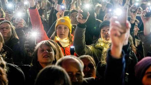 Около 100 тыс. человек в Берлине вышли на протесты против партии АдГ