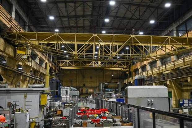 Кирилл Поляков осмотрел новый цех Пролетарского завода после реновации