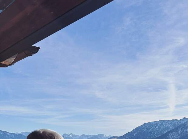 Футболист Евгений Алдонин отметил день рождения вместе с женой