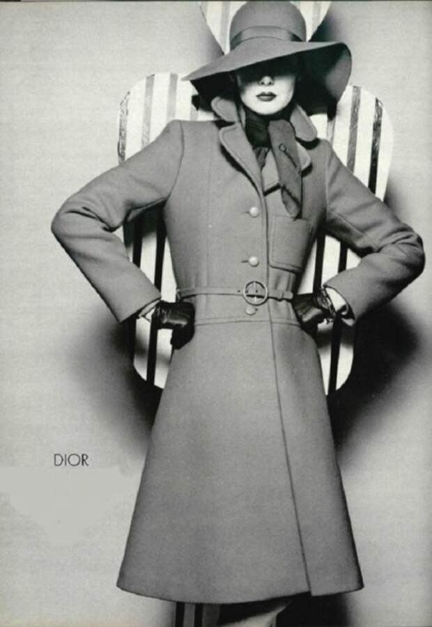 Пальто от модного дома Dior. / Фото: Pinterest.co.uk